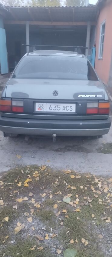 авто 50000: Volkswagen Passat CC: 1989 г., 1.8 л, Механика, Газ, Седан