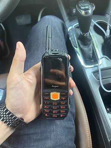k19 mobile: Hope K19 düyməli mobil telefon. Cihaz 4 nömrə qəbul edir, həmçinin — 4