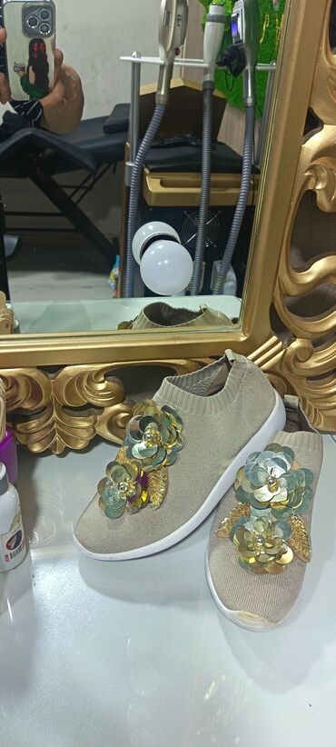 Çəkmələr: Ölçü: 38, İşlənmiş — 5