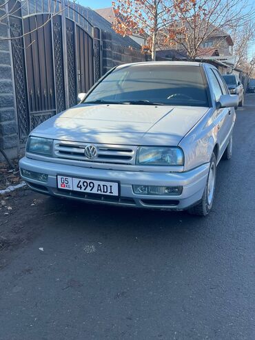 Volkswagen: Volkswagen Vento: 1995 г., 1.8 л, Механика, Бензин, Седан — 1