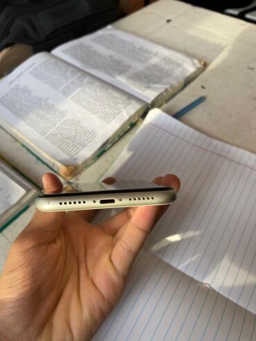 Apple iPhone: IPhone 11, Б/у, 128 ГБ, Белый, Зарядное устройство, Защитное стекло, Кабель, 80 % — 7