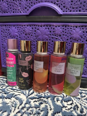 Косметика: Набор косметики и парфюмерии - Спреи-шиммеры USHAS Shimmer Spray — 6