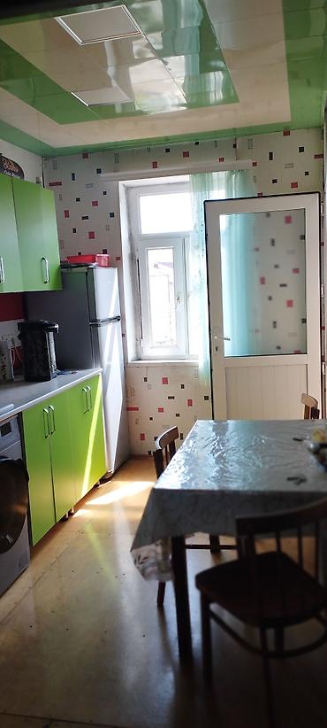 iceri seher: Sumqayıt şəhər 10 mkr- 9 / 6 mərtəbə üç otaqlı mənzil satılır. sadə — 9