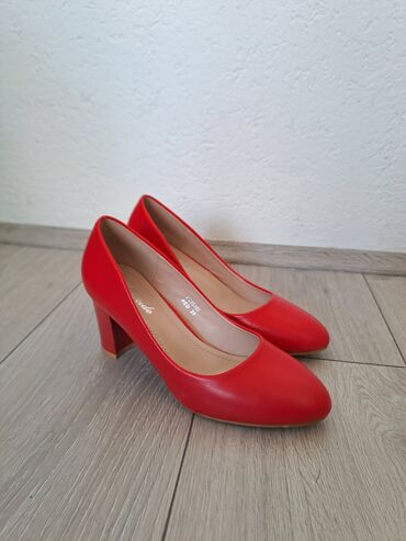 5th avenue cipele: Pumps, 39 at lalafo.rs 5th avenue cipele: Pumps, 39