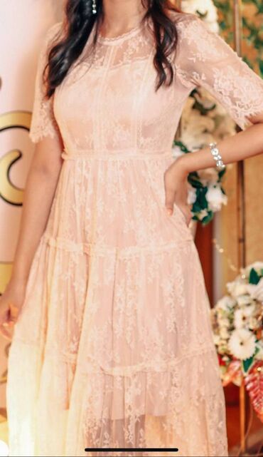 Cinslər: Ideal veziyyetde lady sharimdan alinib 1 defe geyinilib . reng aciq