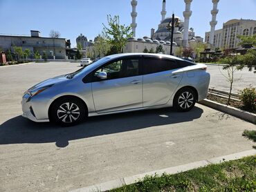 runx alex: Toyota Prius: 2017 г., 1.8 л, Гибрид, Хетчбек