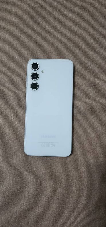swift 3: Samsung Galaxy A35, Колдонулган, 256 ГБ, түсү - Ак, 2 SIM