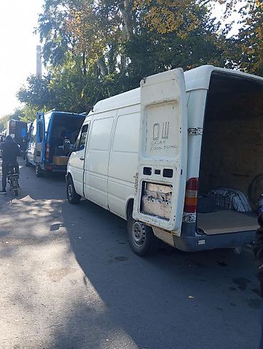 Грузовой фургон Mercedes‑Benz Sprinter (длинная база, высокий потолок)