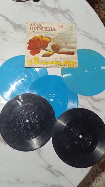 одежды для малышей: CD, DVD дисктер