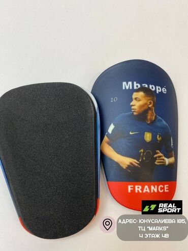 Другое для спорта и отдыха: Щитки с принтами лучших игроков футбола!!! Щитки мини, для защиты — 11