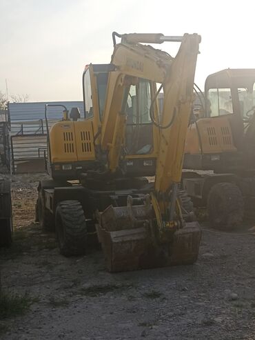гусеничный экскватор: Экскаватор, Hyundai, 2006 г., Дөңгөлөктүү