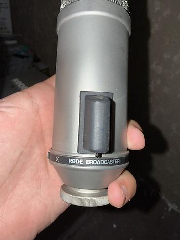 s 90: RØDE Broadcaster – studiya və efir üçün peşəkar kondensator mikrofonu — 2