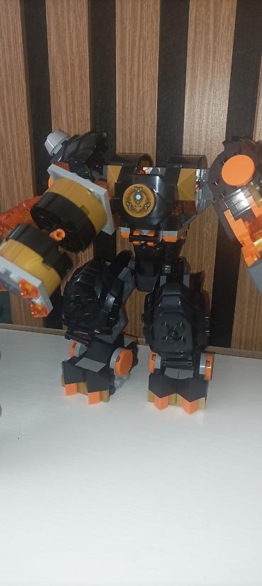 qala oyuncaq dəsti: Orginal Lego Ninjago Mechler ve yaninda orginal olmayan legolar var — 3
