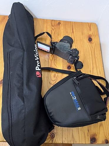 Фотоаппараты: Продам камеру Sony ZV E 10 цена: 45 000c вместе штативом (цена — 9