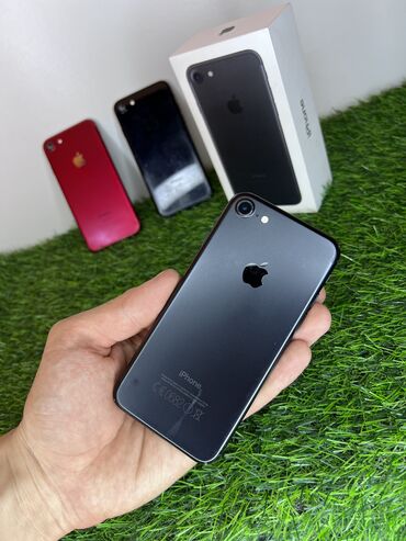 Apple iPhone: IPhone 7, Б/у, 128 ГБ, Jet Black, Коробка, 93 %