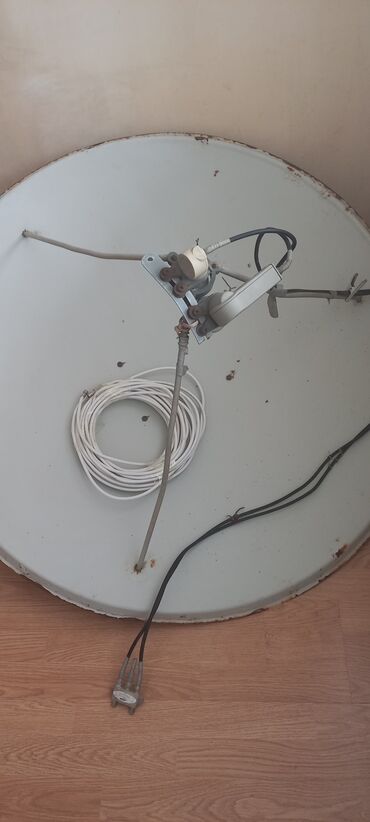 pm anten: Krosnu qalofqası ilə birlikdə satılır. üstündə 20 metre yaxın kabeldə