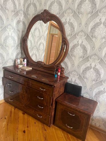 Uzunmüddətli kirayə mənzillər: Xətai Rayonu Sadıqcan Həzi Aslanov 2 otaq. Mərtəbə - 18/11 Otaq sayı — 8