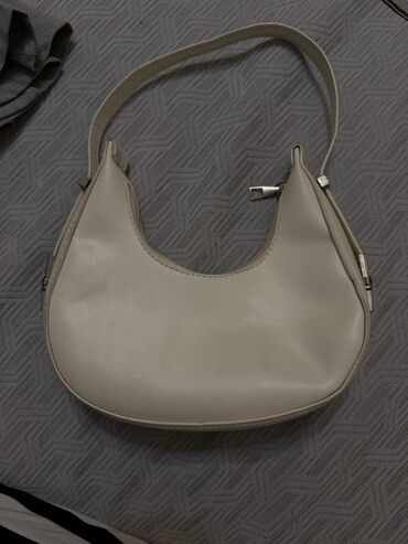серые мужские мокасины: Açıq krem rəngdə çanta 10 azn