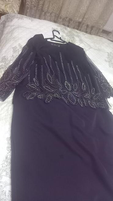 Zərif bəzəkli qara don - Rəng: tünd qara - Model: dizə yaxın