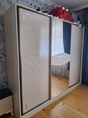 Dolablar: İşlənmiş, Açılan, Düz dolab, Qarderob, paltar dolabı
