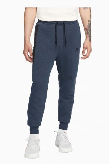 мужской спортивный костюм на флисе: Мужской спортивный костюм, M (EU 38), Nike, Б/у