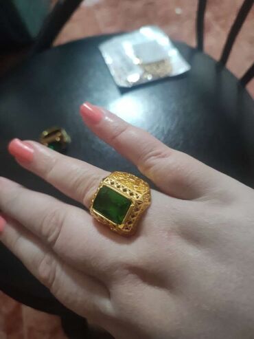 Prstenje: Vel:13
Cena:1000din — 6