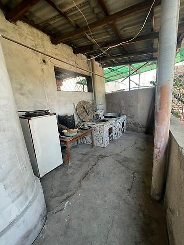 Продажа коттеджей и домов: --- 🏡 **Продается уютный и просторный дом в г. Бишкек, ул. Матыева 72 — 10