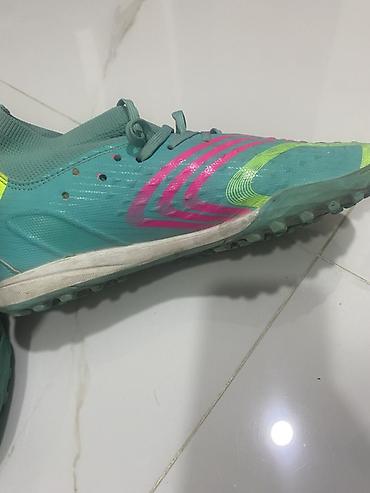 Butslar: Cemi 4 defe ıstıfade edılıb.Məhsul: Adidas futbol butsası (turfa/mini — 3