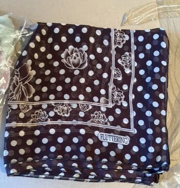 Костюмы с юбкой: Шапки стильные шерсть трикотаж Турция 200-300 сом отл сост витрина — 13