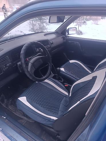 Унаа: Volkswagen Golf: 1992 г., 1.6 л, Кол менен иштөөчү, Бензин, Хетчбек — 3