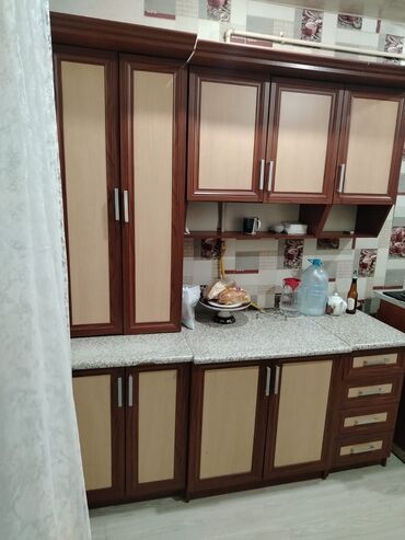 metbex kafeli: Metbex mebeli. Tecili satılır. Gorunduyu kimi problem yoxdur. Yalniz