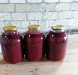 Tərəvəzlər: Məhsul: Evdə hazırlanmış təbii nar şirəsi (bankalarda) - Tərkib: 100%