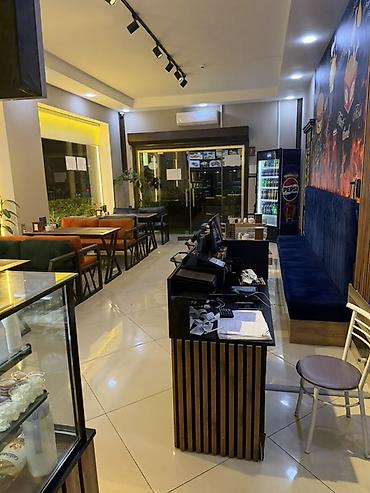 kafe stolari: Pizza, Pide, Lahmacun və Kabab-Dürüm restoranı - Mərkəzi yerdə — 2