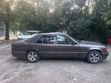 bud e9: Mercedes-Benz W124: 1990 г., 2 л, Механика, Бензин, Седан — 4