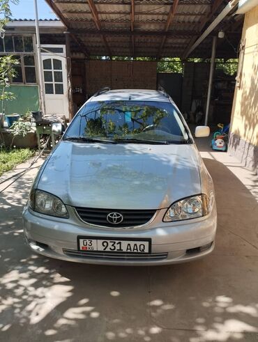 Toyota: Toyota Avensis: 2001 г., 1.8 л, Механика, Бензин, Универсал