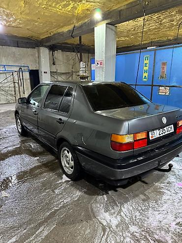 Volkswagen: Volkswagen Vento: 1992 г., 1.8 л, Механика, Бензин, Седан — 8
