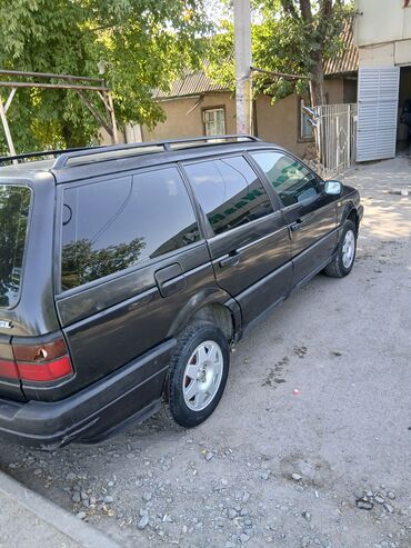 автомобили пасат: Volkswagen Passat: 1992 г., 1.8 л, Механика, Бензин, Универсал