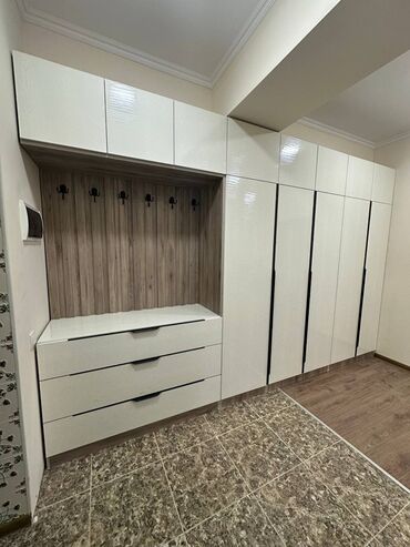 Шкафы для одежды: Мебель на заказ, Элегантный гардероб в современном стиле, выполненный — 25