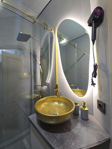 Посуточная аренда квартир: 2 комнаты, Бытовая техника, Банные принадлежности, Парковка — 10