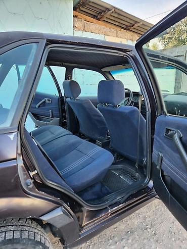 Volkswagen: Volkswagen Passat: 1992 г., 1.8 л, Кол менен иштөөчү, Бензин, Седан — 10