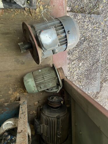 Другое оборудование для производства стройматериалов: Гильотина, разматыватель ( клеть) остаток кровельного металла, все — 32