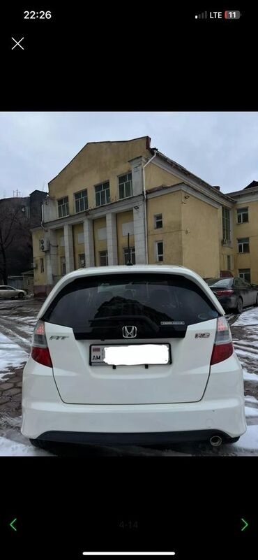 512 варио: Honda Fit: 2010 г., 1.5 л, Типтроник, Бензин, Седан