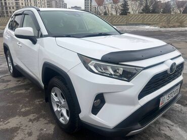 Toyota: Toyota RAV4: 2018 г., 2.5 л, Робот, Бензин