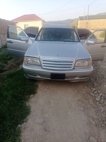 mercedes ceşqa: Mercedes-Benz 240: 2.4 l | 1999 il Sedan