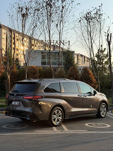 газ 53 бак: Toyota Sienna: 2022 г., 2.5 л, Вариатор, Гибрид, Минивэн — 5