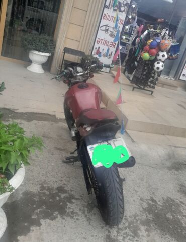 moped teker: Yamaha 150 см3