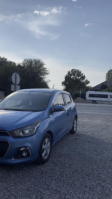 Продажа авто: Chevrolet Spark: 2016 г., 1 л, Автомат, Бензин, Хэтчбэк — 2