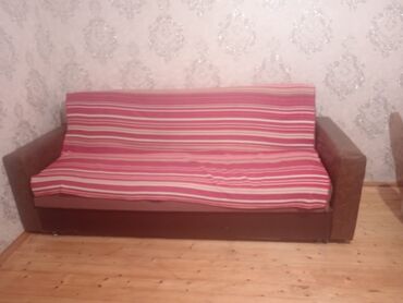 divan kreslo ortuyu: Qəhvəyi rəngli ikili divan dəsti, qonaq otağı və ya istirahət sahələri