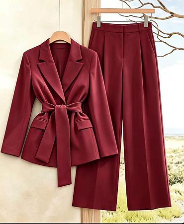 exit kaputi: Prelep model kompleta dostupan za porucivanje ▪︎S M L XL 🏷Cena: 4100 — 4