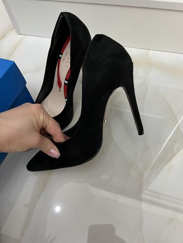 туфли замшевые на высоком каблуке: Туфли Gucci, 37, цвет - Черный
